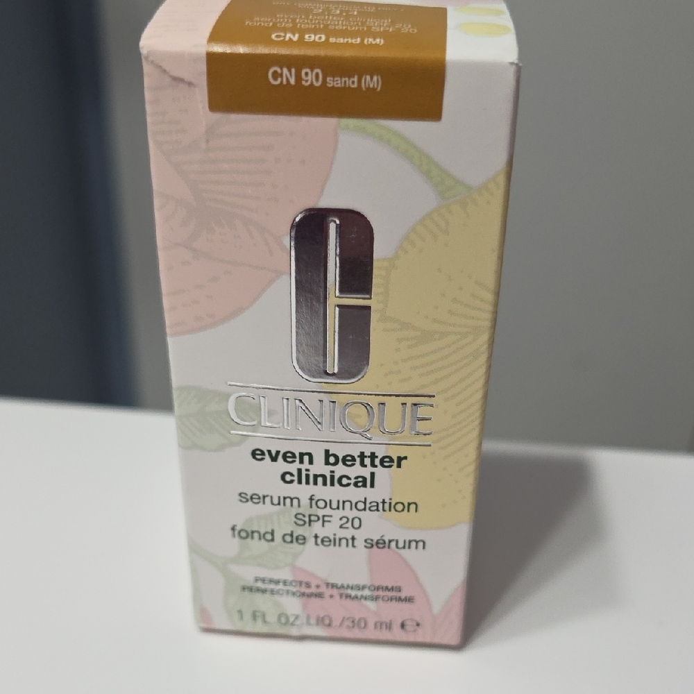 Clinique Even Better Clinical Foundation SPF 20 - Sand